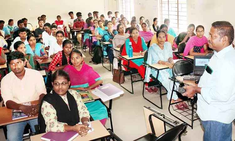 மாவட்ட வேலைவாய்ப்பு அலுவலகத்தில் அரசு தேர்வுக்கு இலவச பயிற்சி