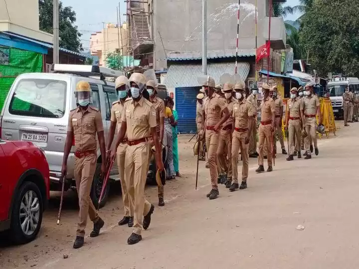 கோயில்களில் சிறப்பு காவலர் காலிப் பணியிடங்களுக்கு விண்ணப்பிக்கலாம் 1 கோயில்களில் சிறப்பு காவலர் காலிப் பணியிடங்களுக்கு விண்ணப்பிக்கலாம்