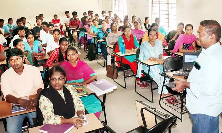 மாவட்ட வேலைவாய்ப்பு அலுவலகத்தில் டி.என்.பி.எஸ்.சி., தேர்வு பயிற்சி