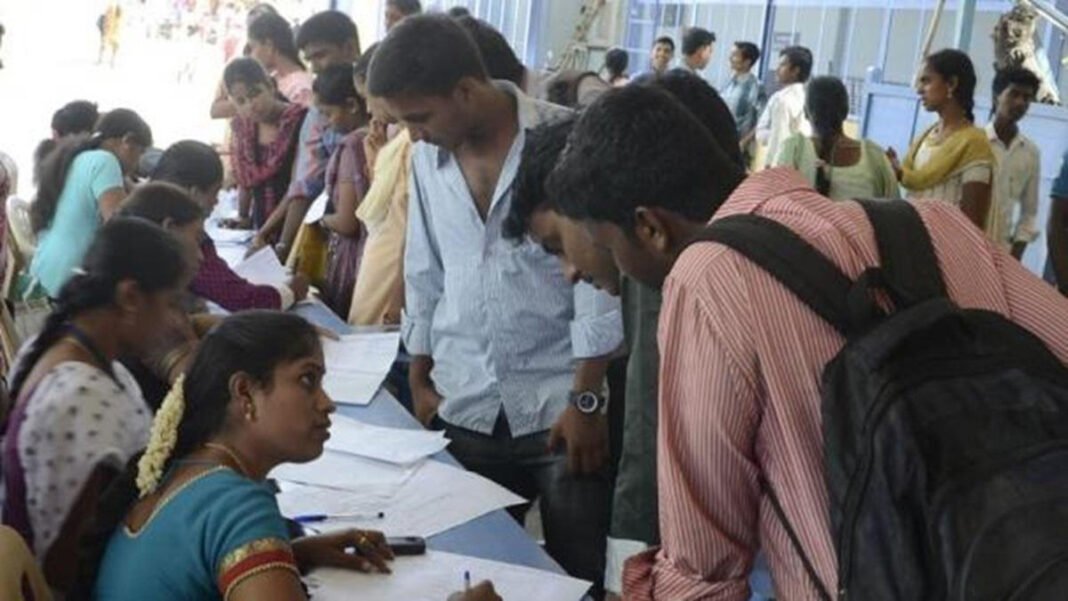 ஈரோடு மாவட்டத்தில் மாா்ச் 15 ல் தனியாா் துறை வேலைவாய்ப்பு முகாம்