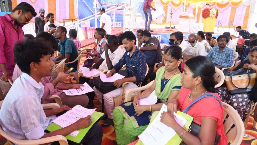 ✅ மயிலாடுதுறை மாவட்டம் – மெகா தனியார் வேலைவாய்ப்பு முகாம் ஜூலை 26, 2025! – 8ம் வகுப்பு முதல் பட்டதாரிகள் வரை நேரில் கலந்துகொள்ளலாம்! 🧑‍💼📄