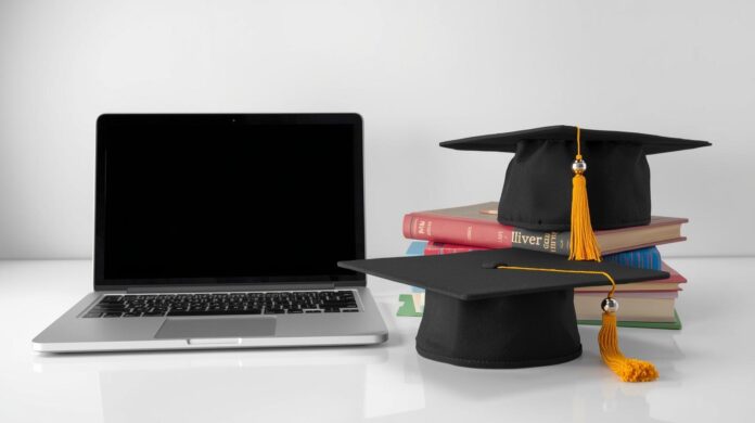 மாணவர்களுக்கு மத்திய அரசு வழங்கும் கல்வி உதவித்தொகை 🏆 – யார் யார் விண்ணப்பிக்கலாம்?