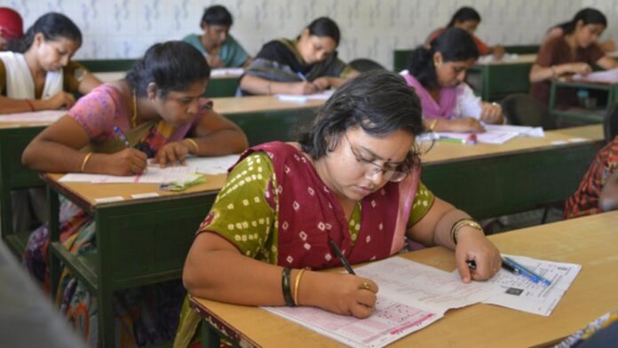 📢 தொடக்கக் கல்வி பட்டயத் தேர்வு 2025 – விடைத்தாள் நகல் & மறுகூட்டல் / மறுமதிப்பீட்டு அறிவிப்பு வெளியீடு!