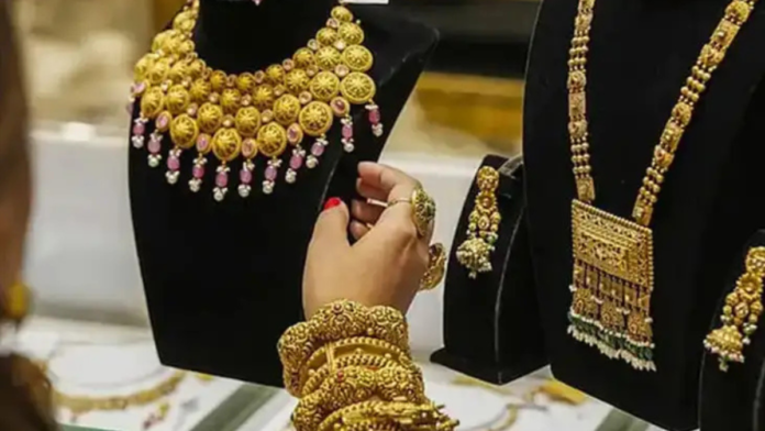 💰 தங்கம் விலை சரிவு! சென்னையில் சவரனுக்கு ₹5,360 குறைவு – இன்று புதிய ரேட் என்ன? 📉